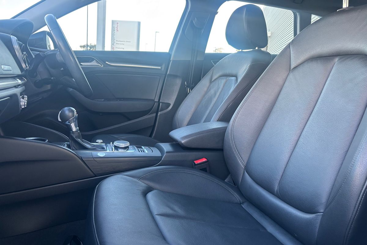 2019 Audi A3 35 TFSI S line plus 8V