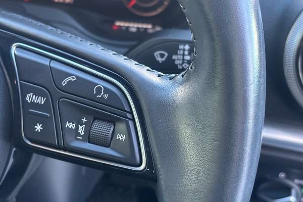 2019 Audi A3 35 TFSI S line plus 8V