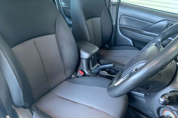 2019 Mitsubishi Triton GLX ADAS MR 4X4