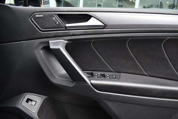 2018 Volkswagen Tiguan Wolfsburg Edition 5N
