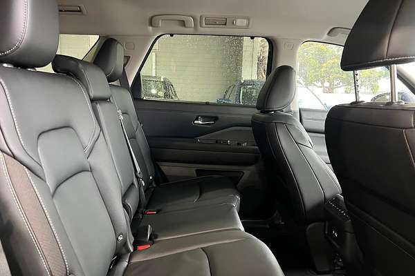 2024 Nissan Pathfinder Ti R53