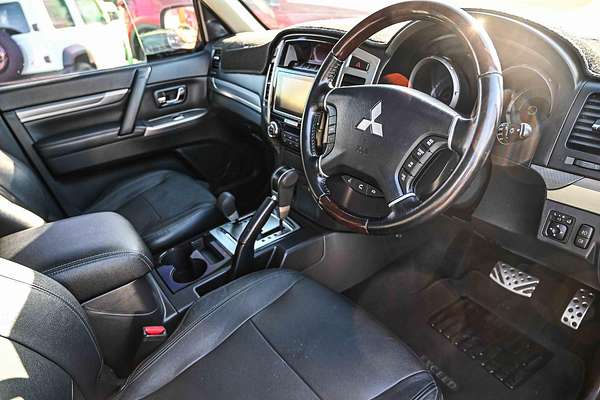 2017 Mitsubishi Pajero Exceed NX