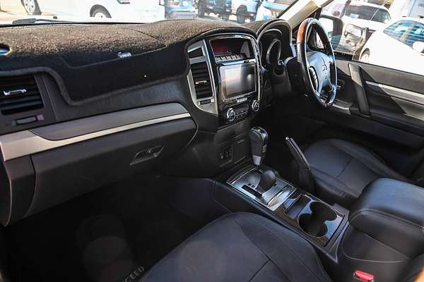 2017 Mitsubishi Pajero Exceed NX