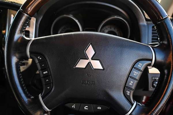 2017 Mitsubishi Pajero Exceed NX