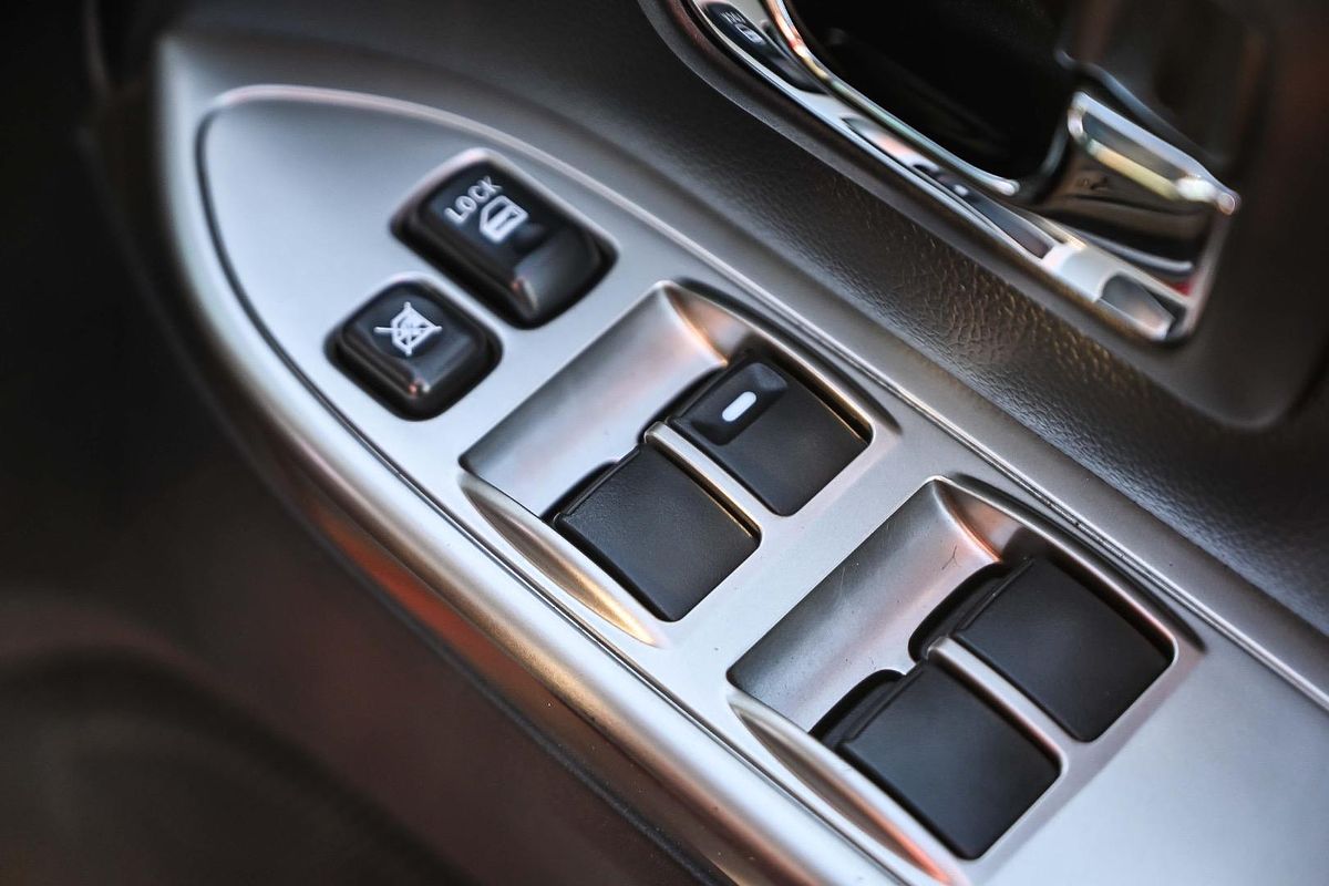 2017 Mitsubishi Pajero Exceed NX