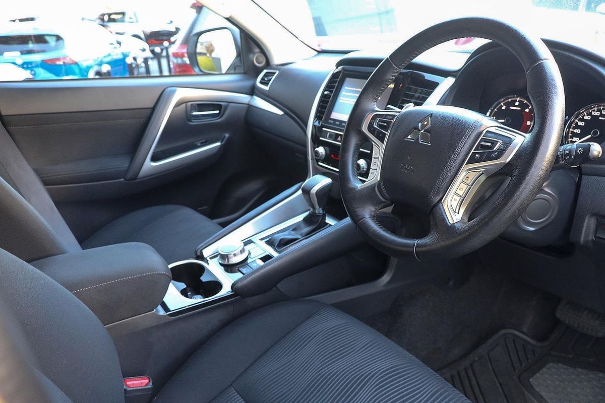 2022 Mitsubishi Pajero Sport GLX QF