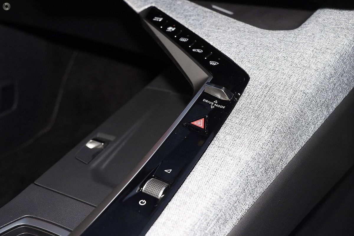 2024 Peugeot 3008 GT Premium Hybrid P64