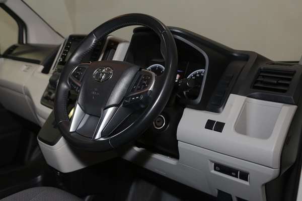 2019 Toyota Hiace Commuter GDH322R