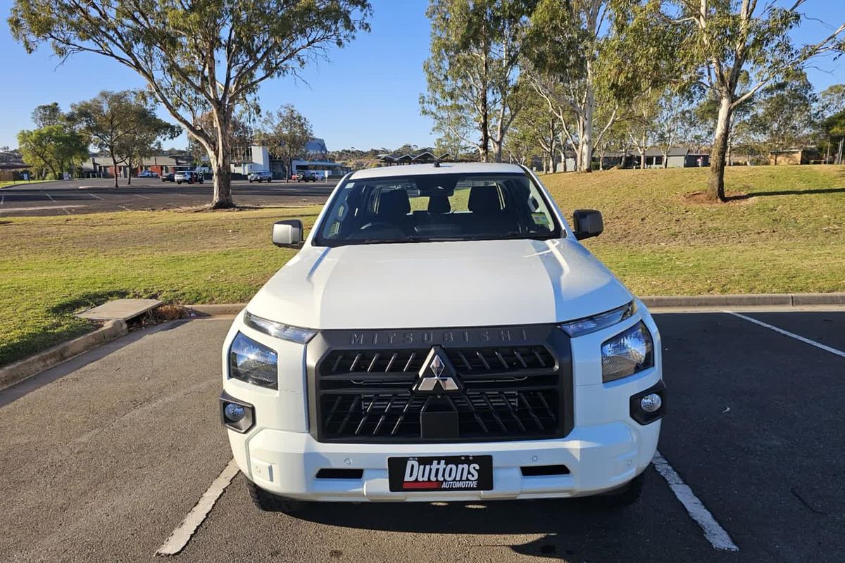 2024 Mitsubishi Triton GLX MV 4X4