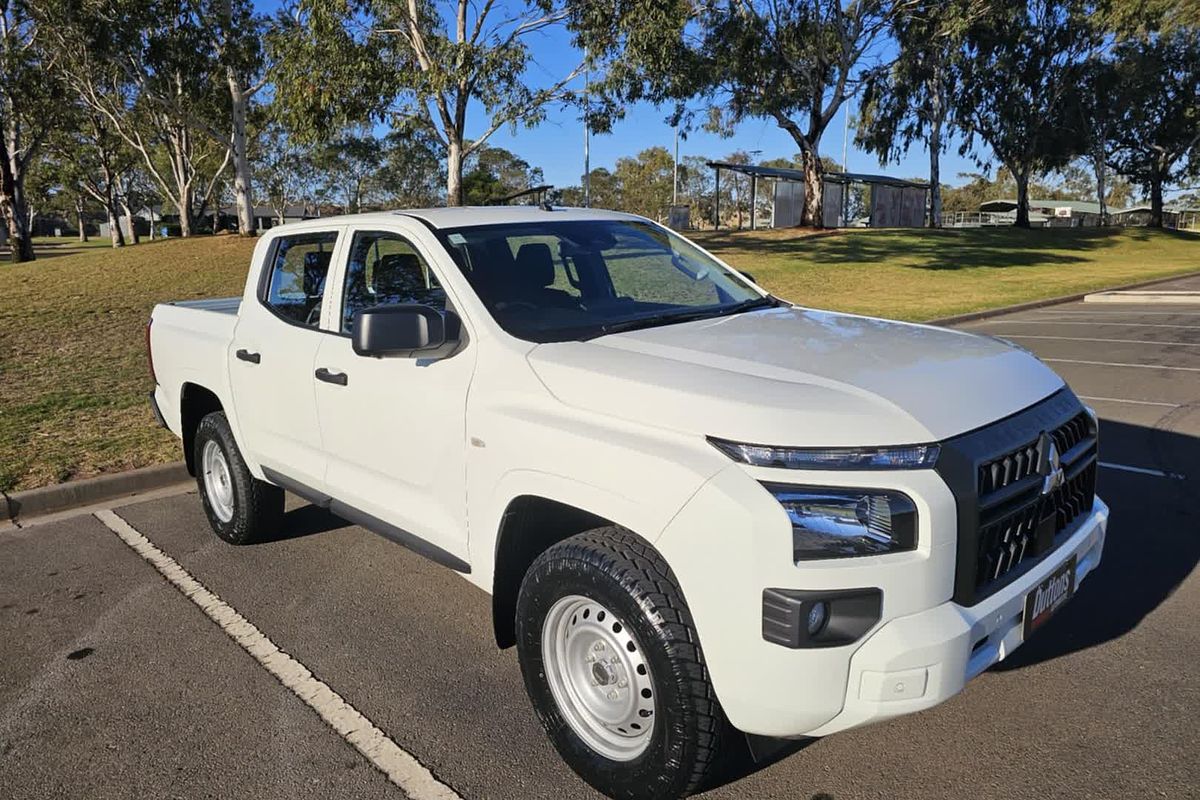 2024 Mitsubishi Triton GLX MV 4X4
