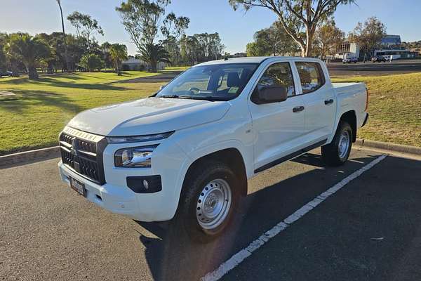 2024 Mitsubishi Triton GLX MV 4X4