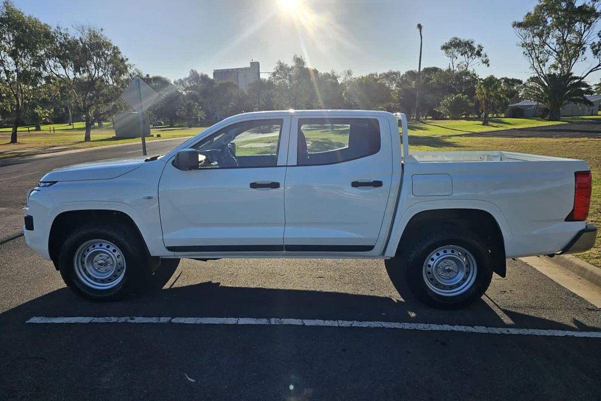 2024 Mitsubishi Triton GLX MV 4X4