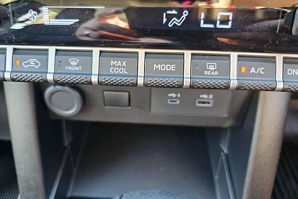2024 Mitsubishi Triton GLX MV 4X4