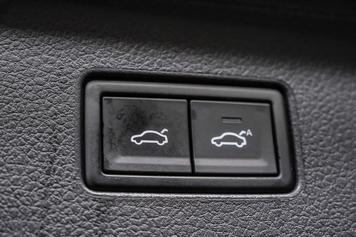 2023 Volkswagen Passat 206TSI R-Line B8
