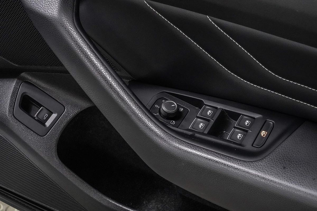 2023 Volkswagen Passat 206TSI R-Line B8