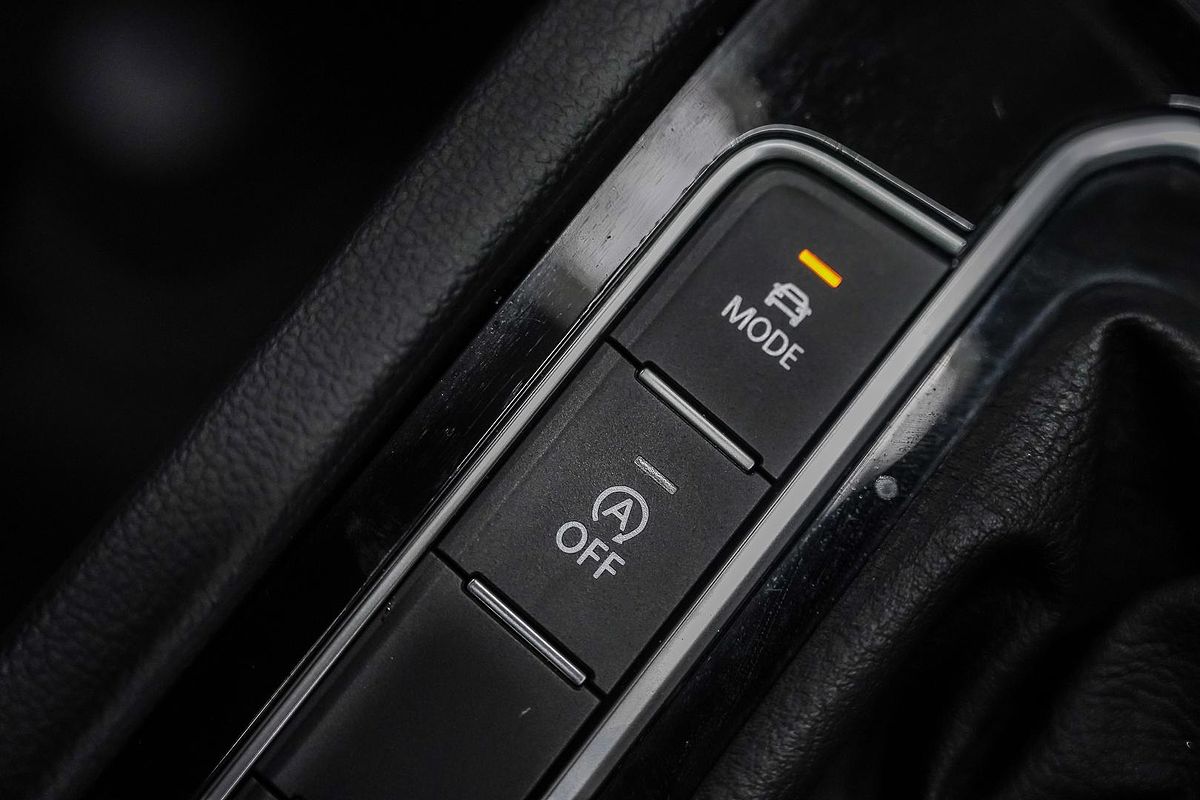 2023 Volkswagen Passat 206TSI R-Line B8