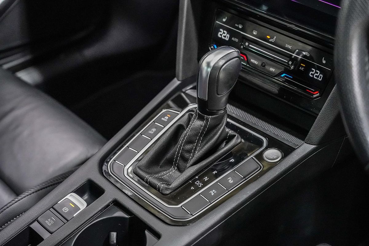 2023 Volkswagen Passat 206TSI R-Line B8