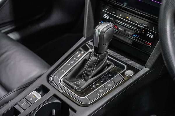 2023 Volkswagen Passat 206TSI R-Line B8