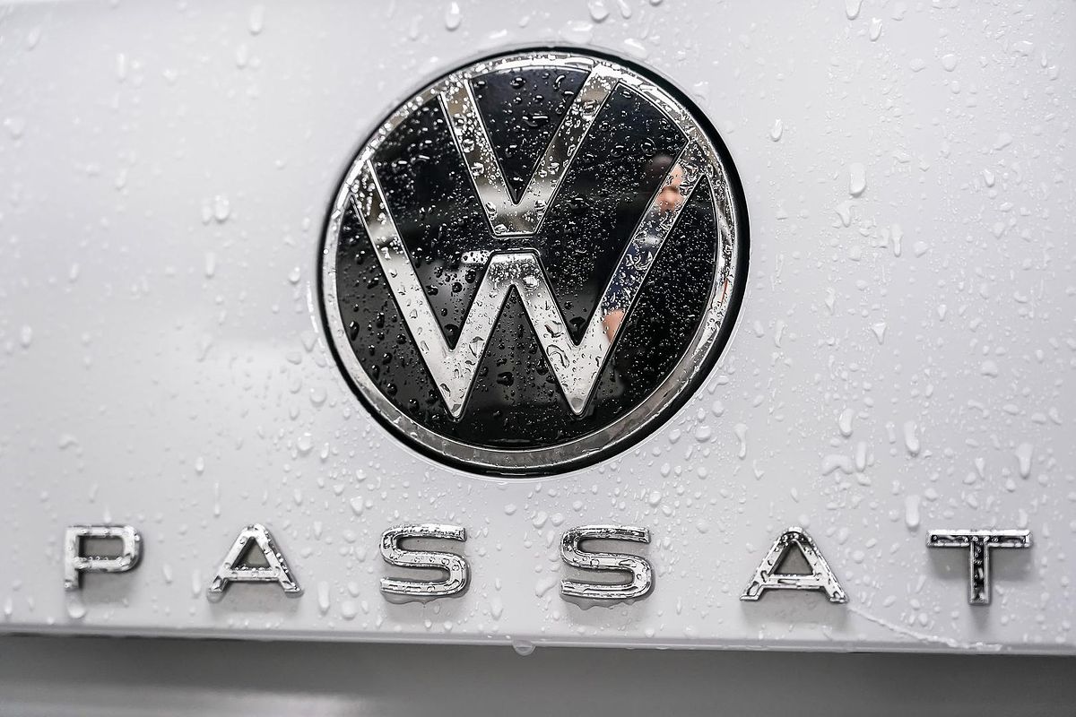 2023 Volkswagen Passat 206TSI R-Line B8