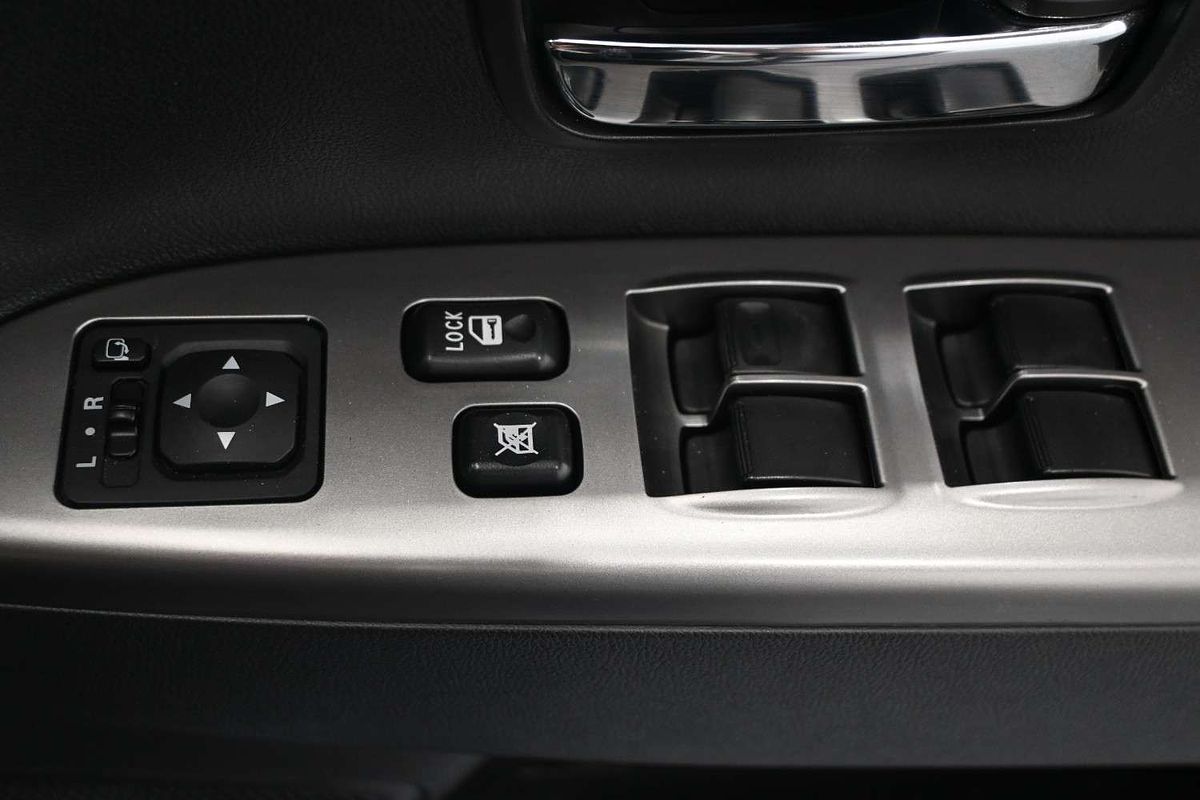 2023 Isuzu MU-X LS-T