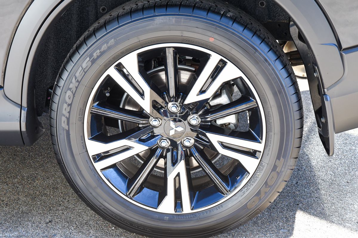 2024 Mitsubishi Eclipse Cross LS YB