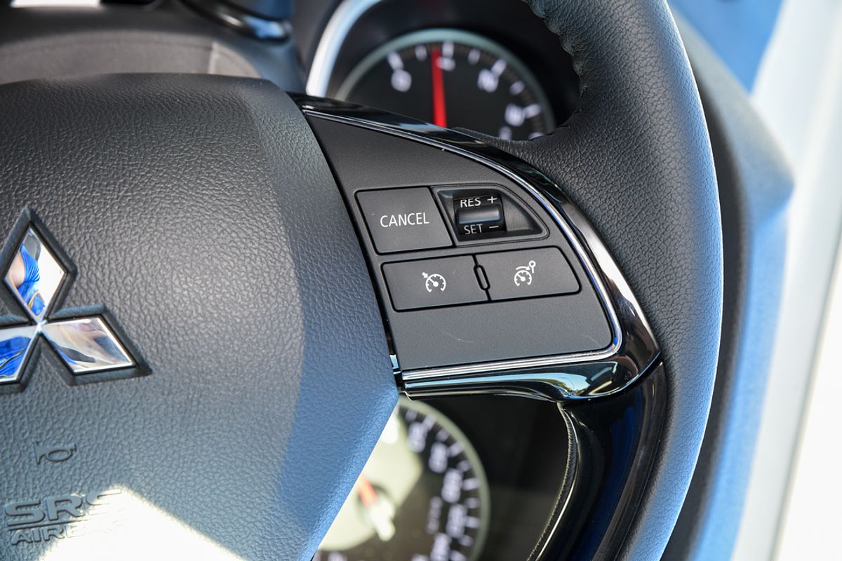 2024 Mitsubishi Eclipse Cross LS YB