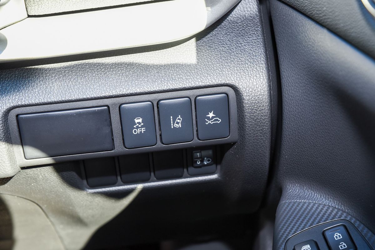 2024 Mitsubishi Eclipse Cross LS YB