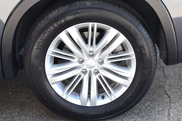 2024 Mitsubishi Outlander LS ZM