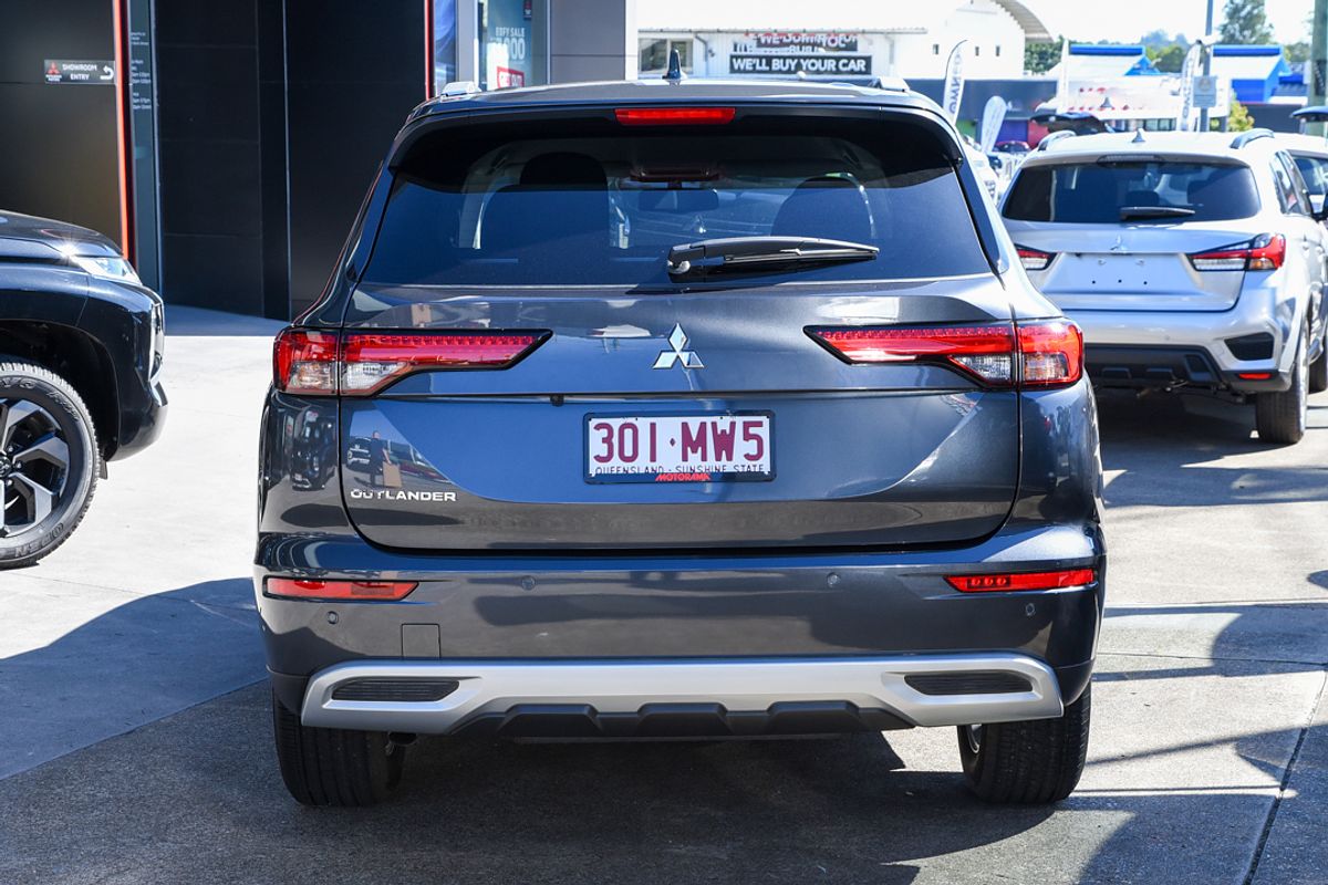 2024 Mitsubishi Outlander LS ZM