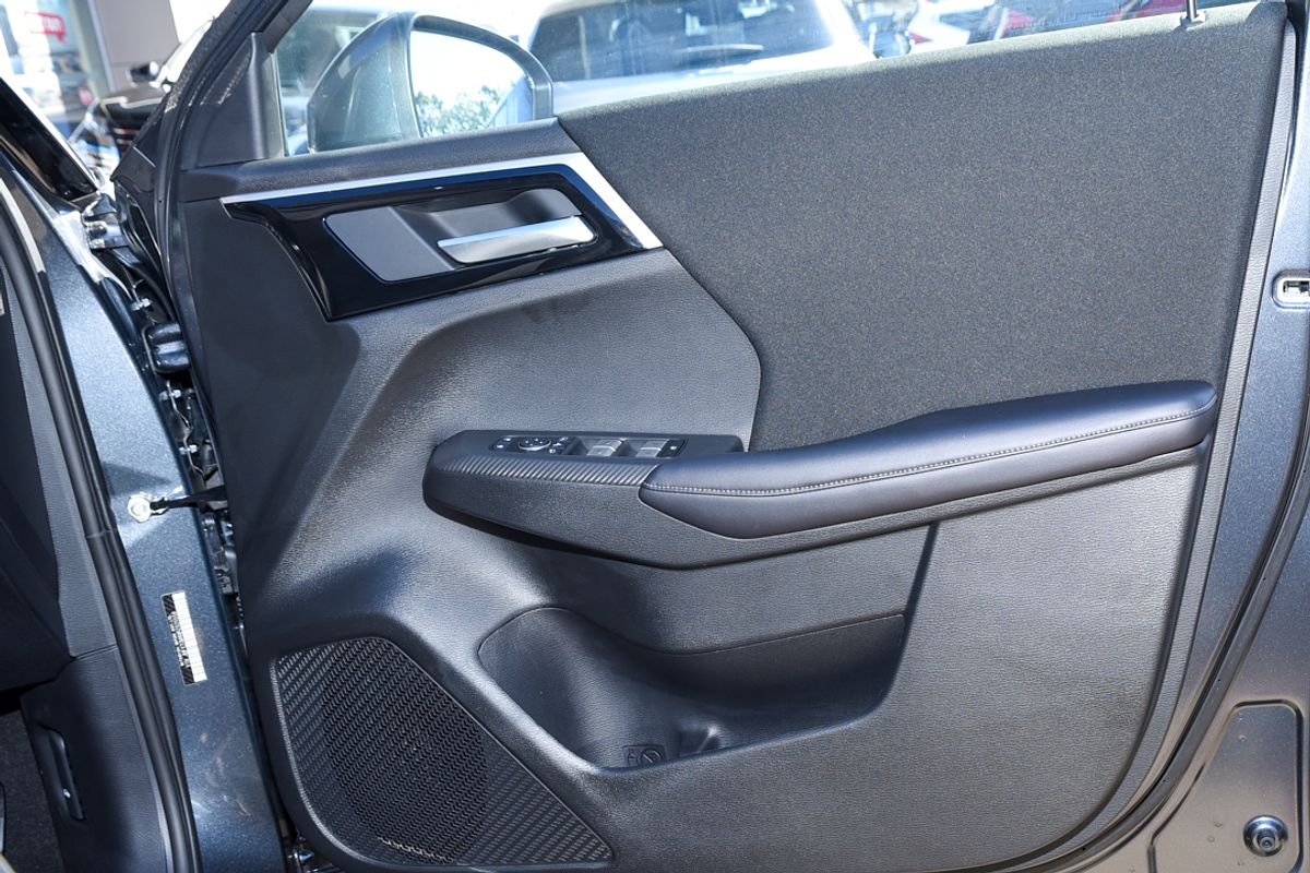 2024 Mitsubishi Outlander LS ZM