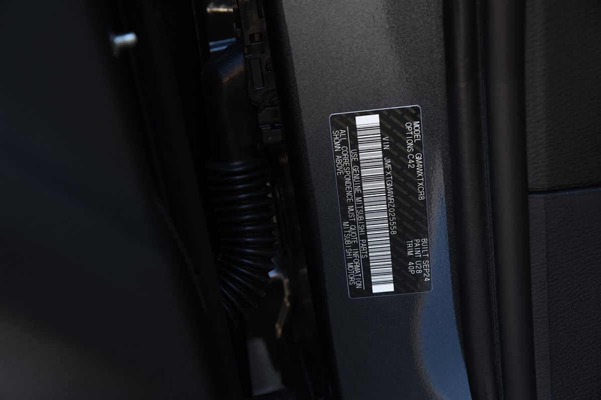 2024 Mitsubishi Outlander LS ZM