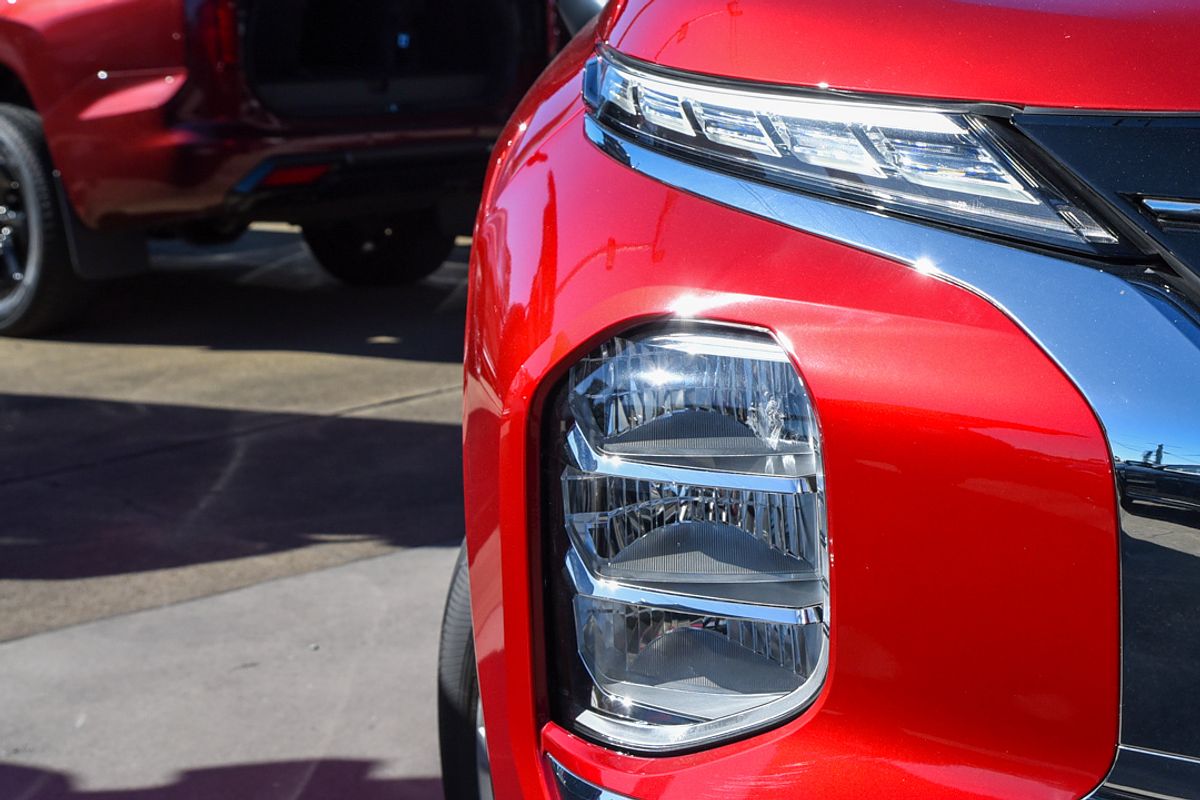 2024 Mitsubishi Outlander ES ZM