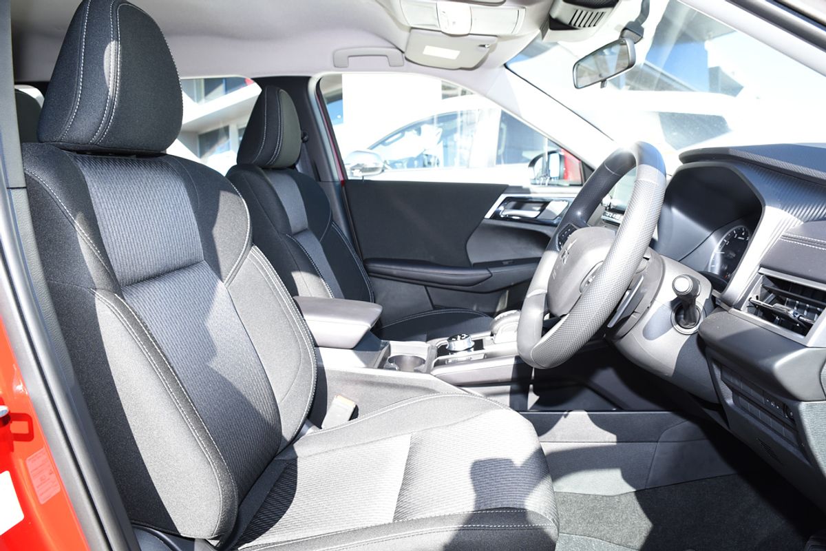 2024 Mitsubishi Outlander ES ZM