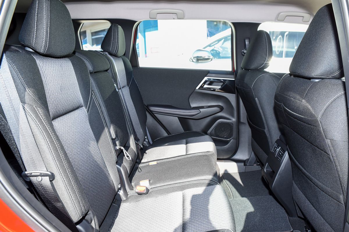 2024 Mitsubishi Outlander ES ZM
