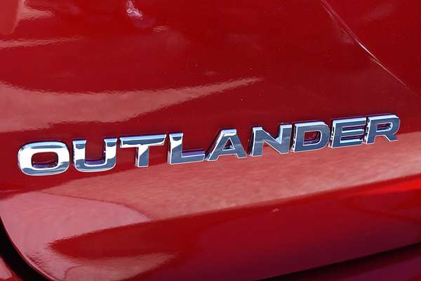 2024 Mitsubishi Outlander ES ZM