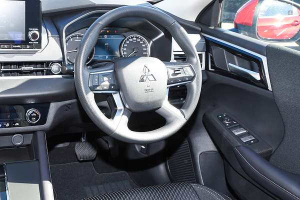 2024 Mitsubishi Outlander ES ZM