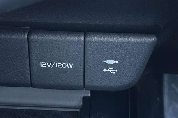 2019 Toyota Camry Ascent AXVH71R