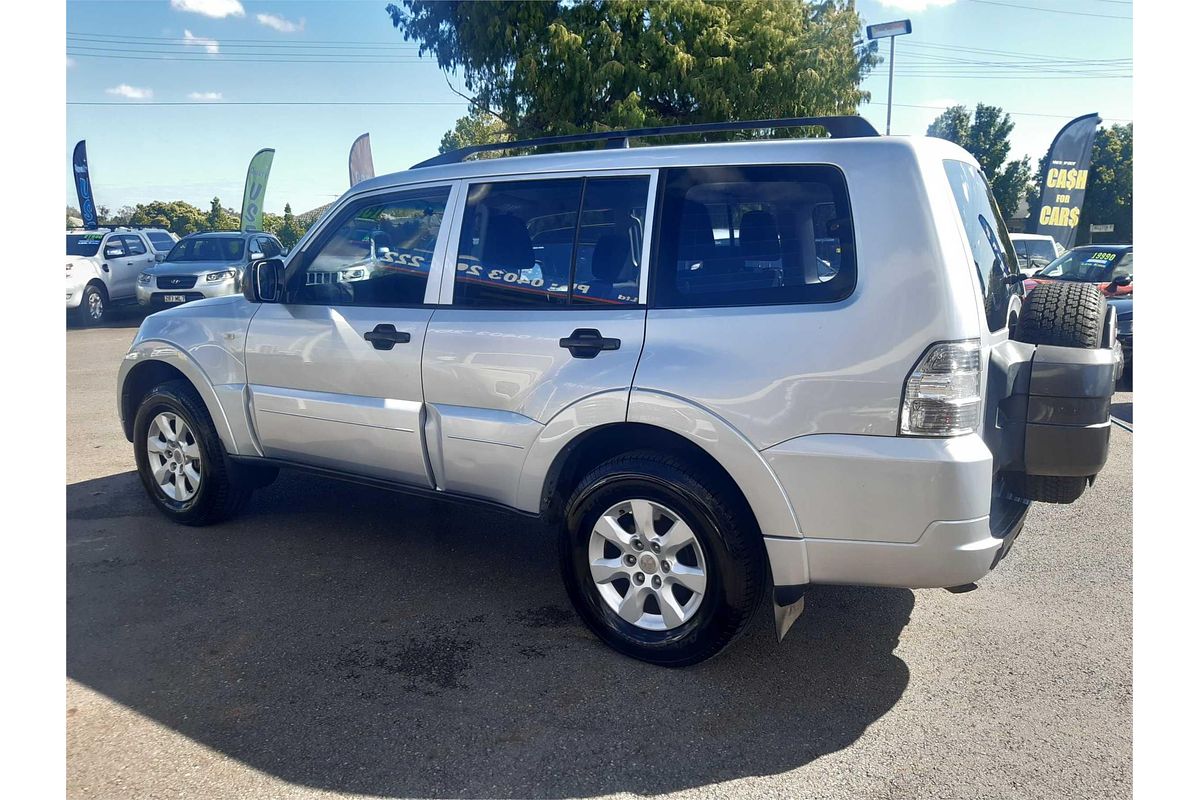 2010 Mitsubishi PAJERO GLX LWB (4x4) NT MY10