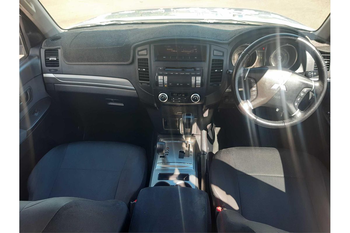 2010 Mitsubishi PAJERO GLX LWB (4x4) NT MY10