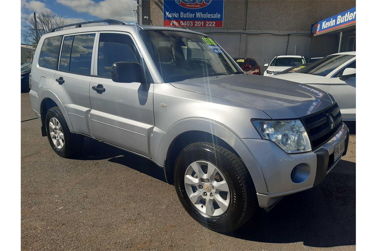 2010 Mitsubishi PAJERO GLX LWB (4x4) NT MY10