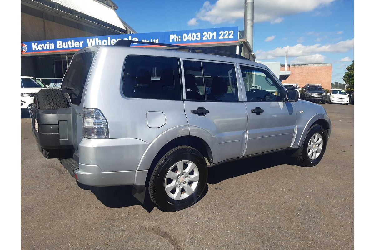 2010 Mitsubishi PAJERO GLX LWB (4x4) NT MY10