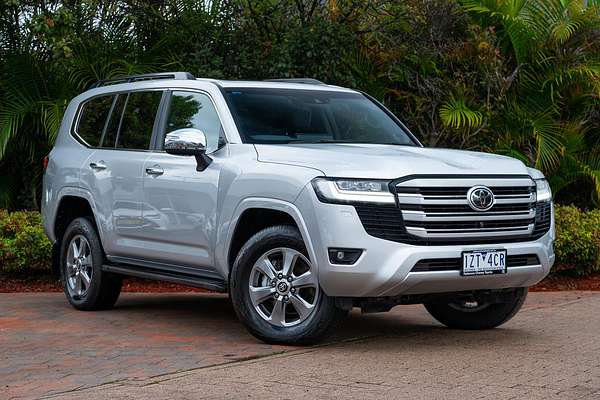 2024 Toyota Landcruiser Sahara FJA300R