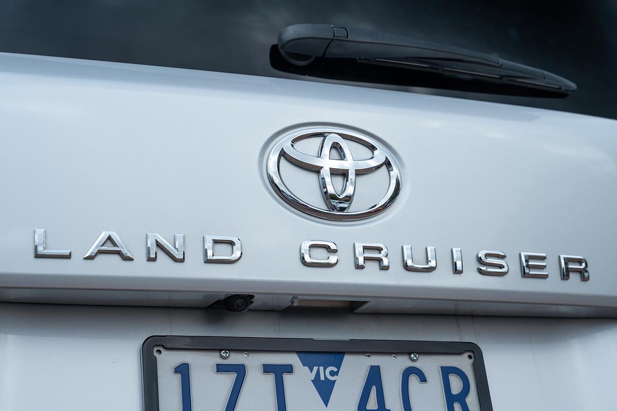 2024 Toyota Landcruiser Sahara FJA300R