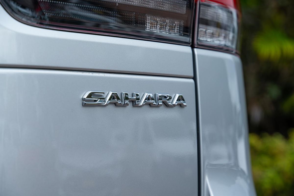 2024 Toyota Landcruiser Sahara FJA300R