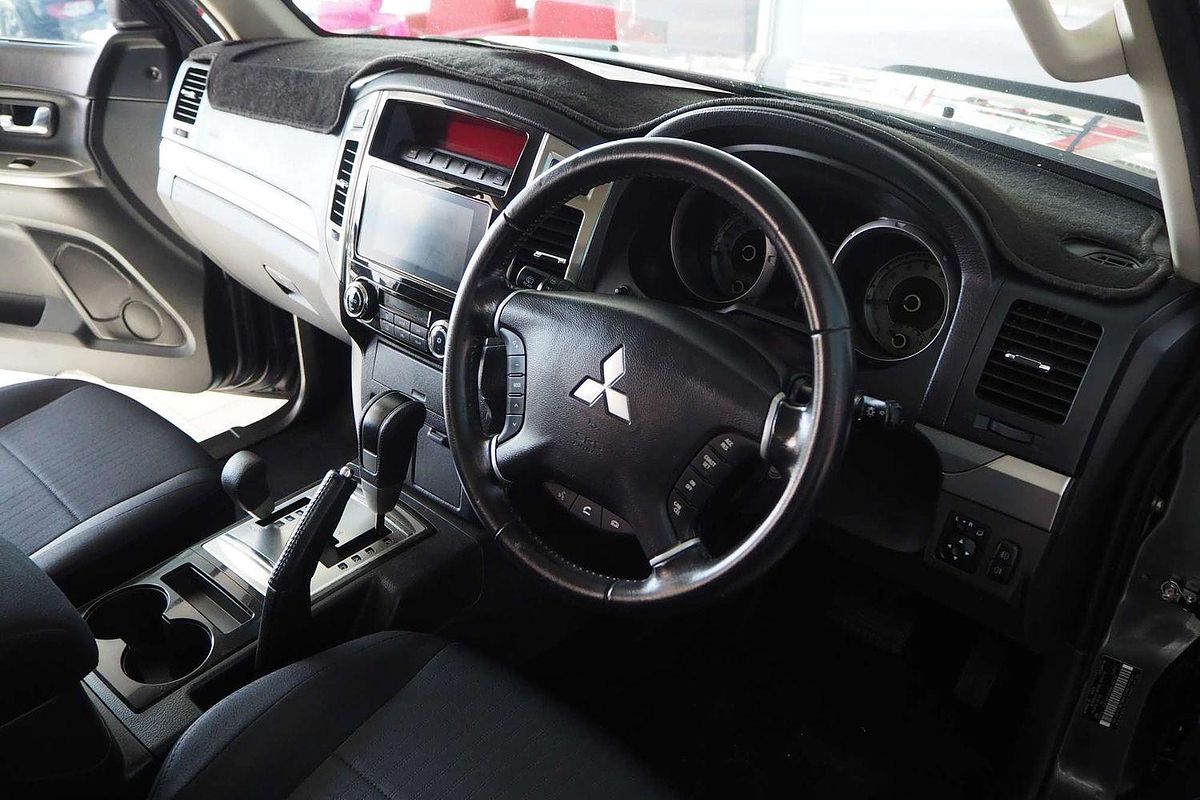 2020 Mitsubishi Pajero GLX NX