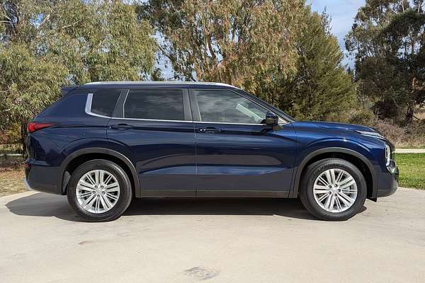 2022 Mitsubishi Outlander LS ZM