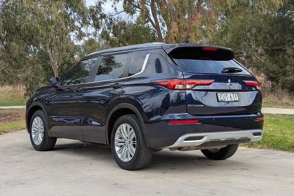 2022 Mitsubishi Outlander LS ZM