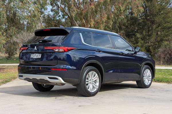2022 Mitsubishi Outlander LS ZM