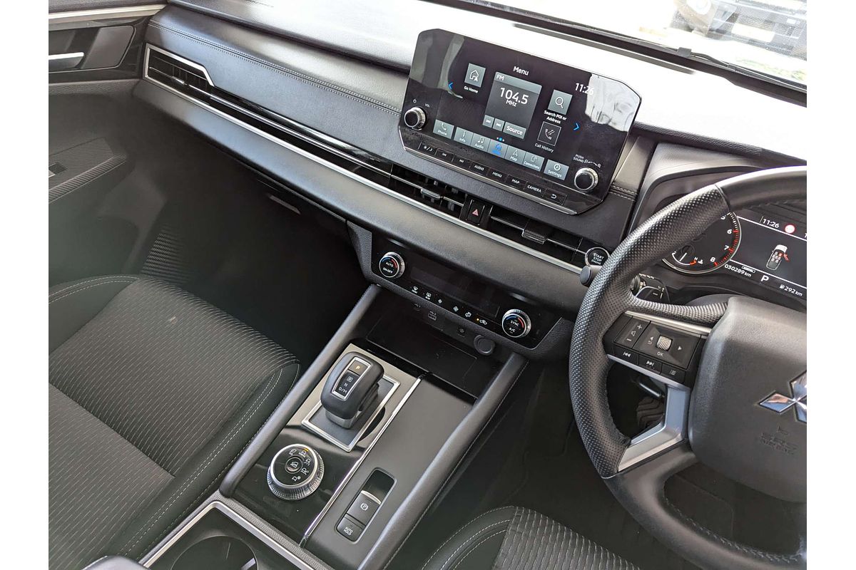 2022 Mitsubishi Outlander LS ZM