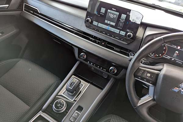2022 Mitsubishi Outlander LS ZM